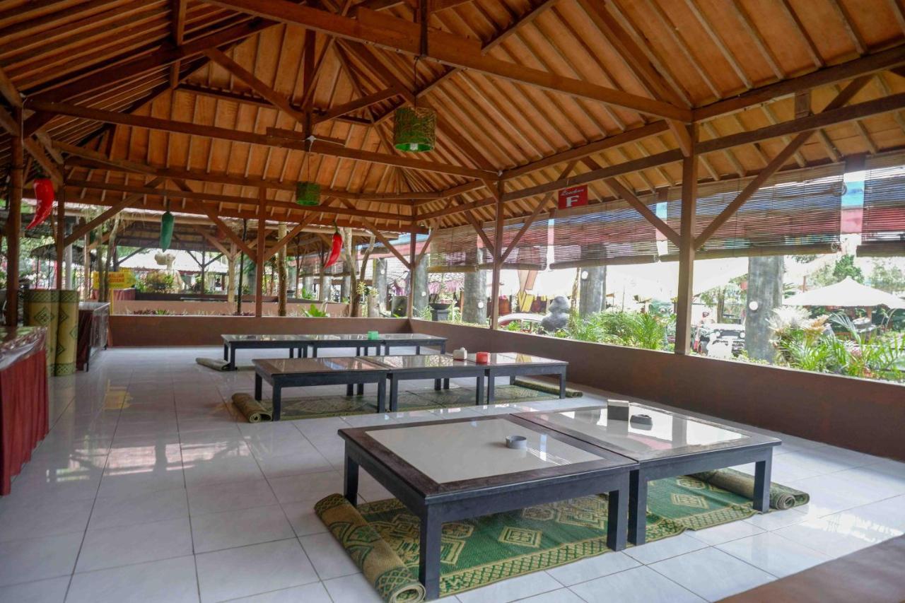 Reddoorz Resort @ Tawangmangu Exterior photo