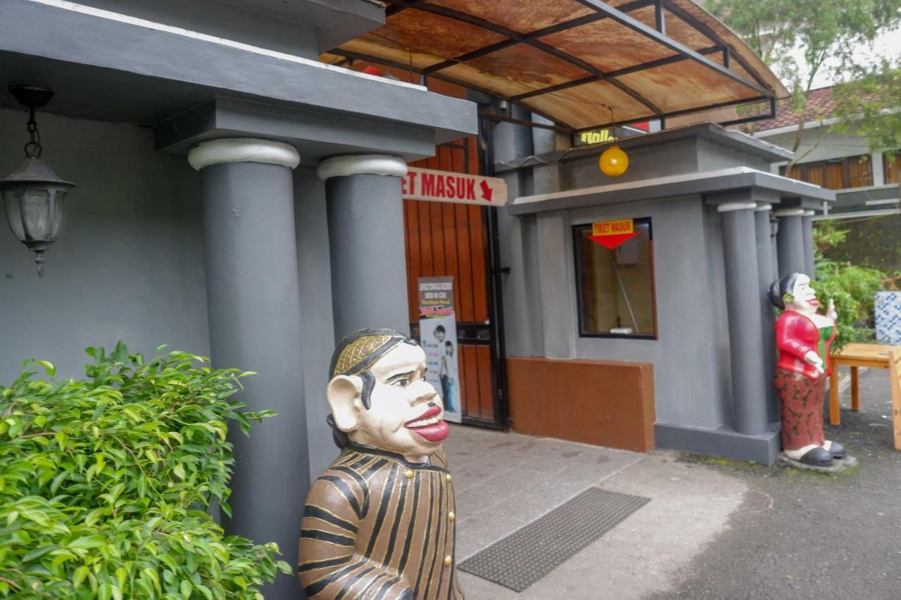 Reddoorz Resort @ Tawangmangu Exterior photo