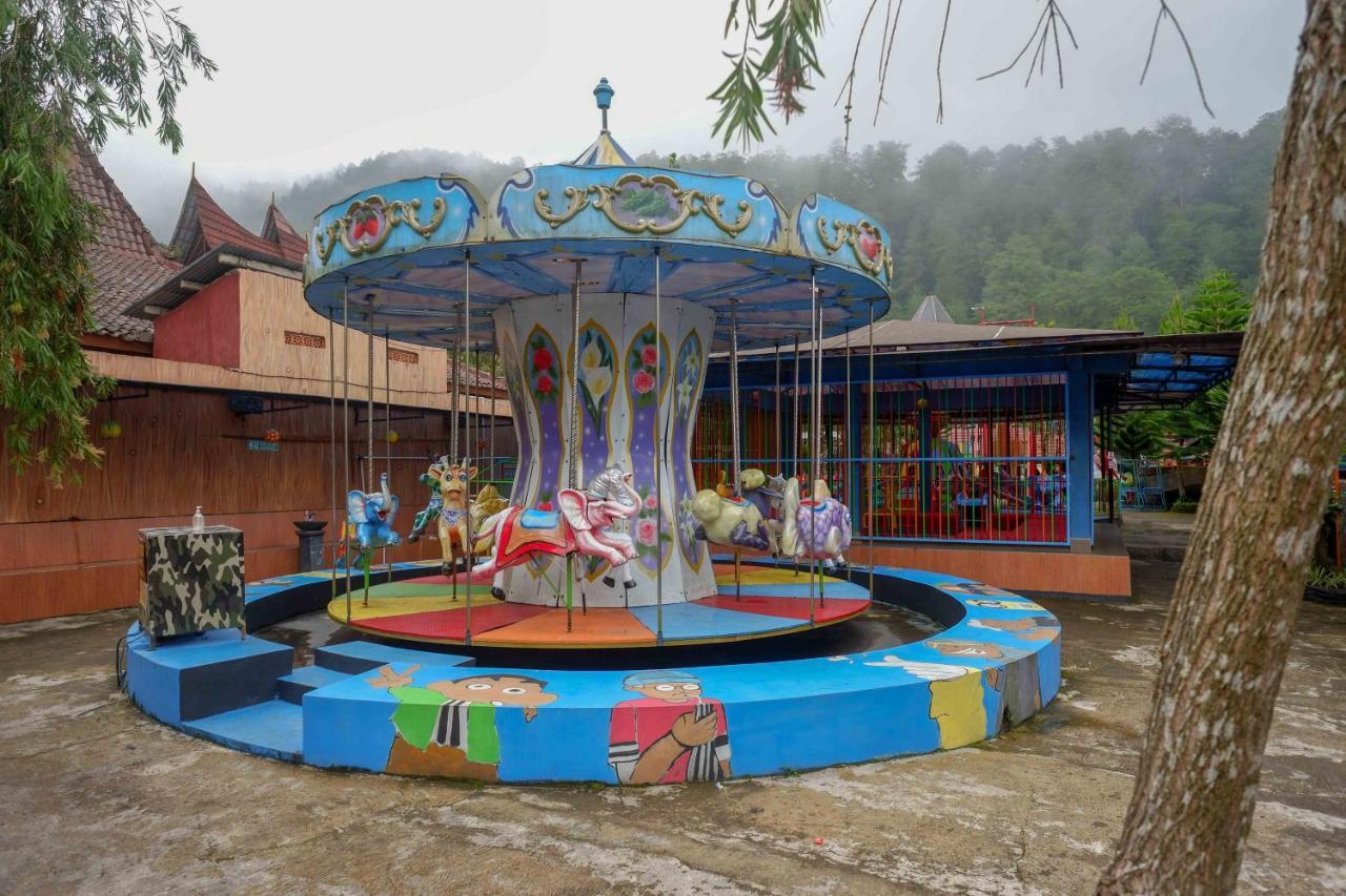 Reddoorz Resort @ Tawangmangu Exterior photo