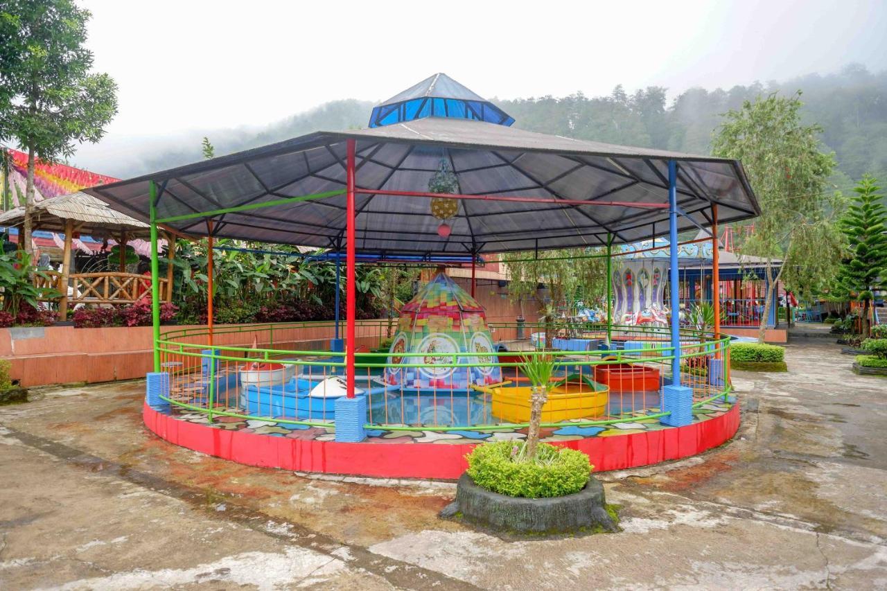 Reddoorz Resort @ Tawangmangu Exterior photo